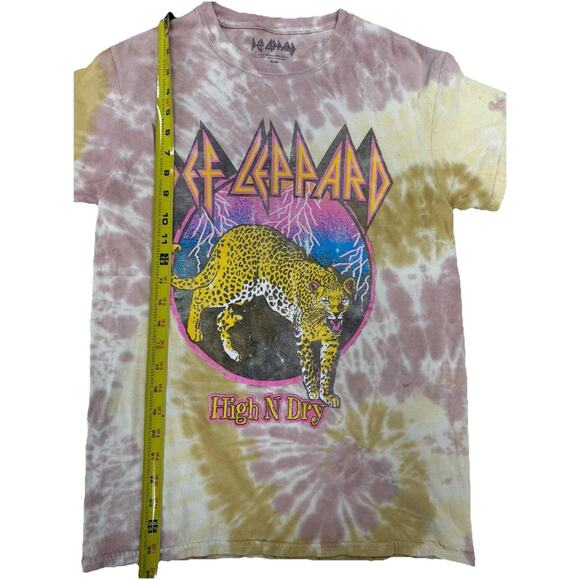 Def Leopard High N Dry Tie Dye Women’s S/P Rock Band Tee Leopard Graphic Shirt - Picture 6 of 6